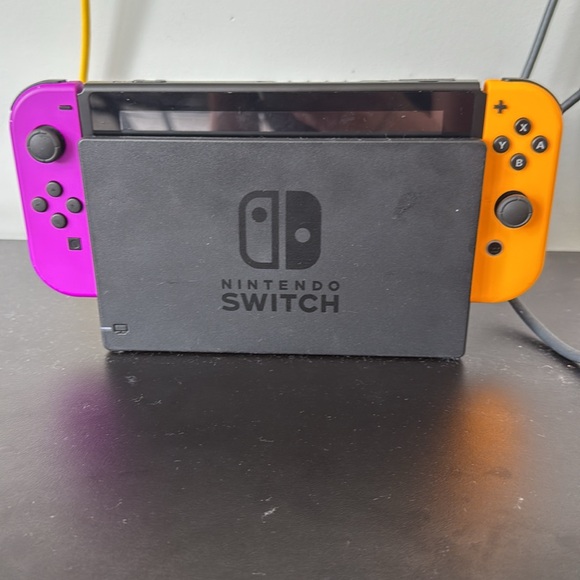 Nintendo Switch Console, Game, Extra Controllers - Picture 2 of 11